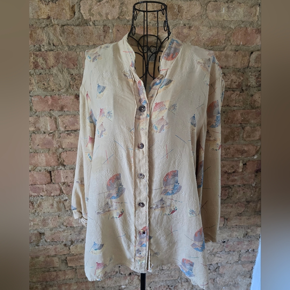 πͺ Vintage 100% Silk Citron Fan Blouse